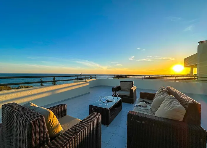 Luxury Penthouse Wstunning Sea Views, Walk To Gale Beach Albufeira
