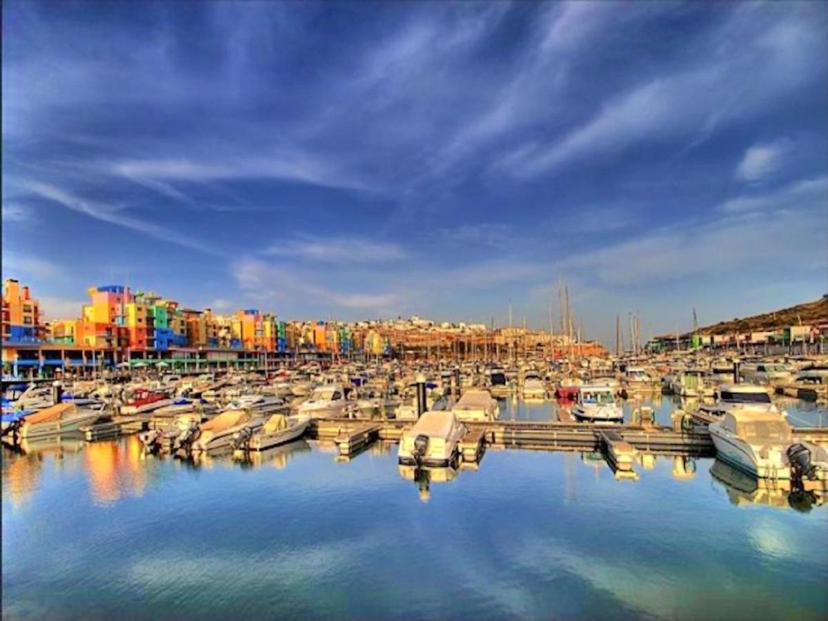 Luxury Penthouse Wstunning Sea Views, Walk To Gale Apartment