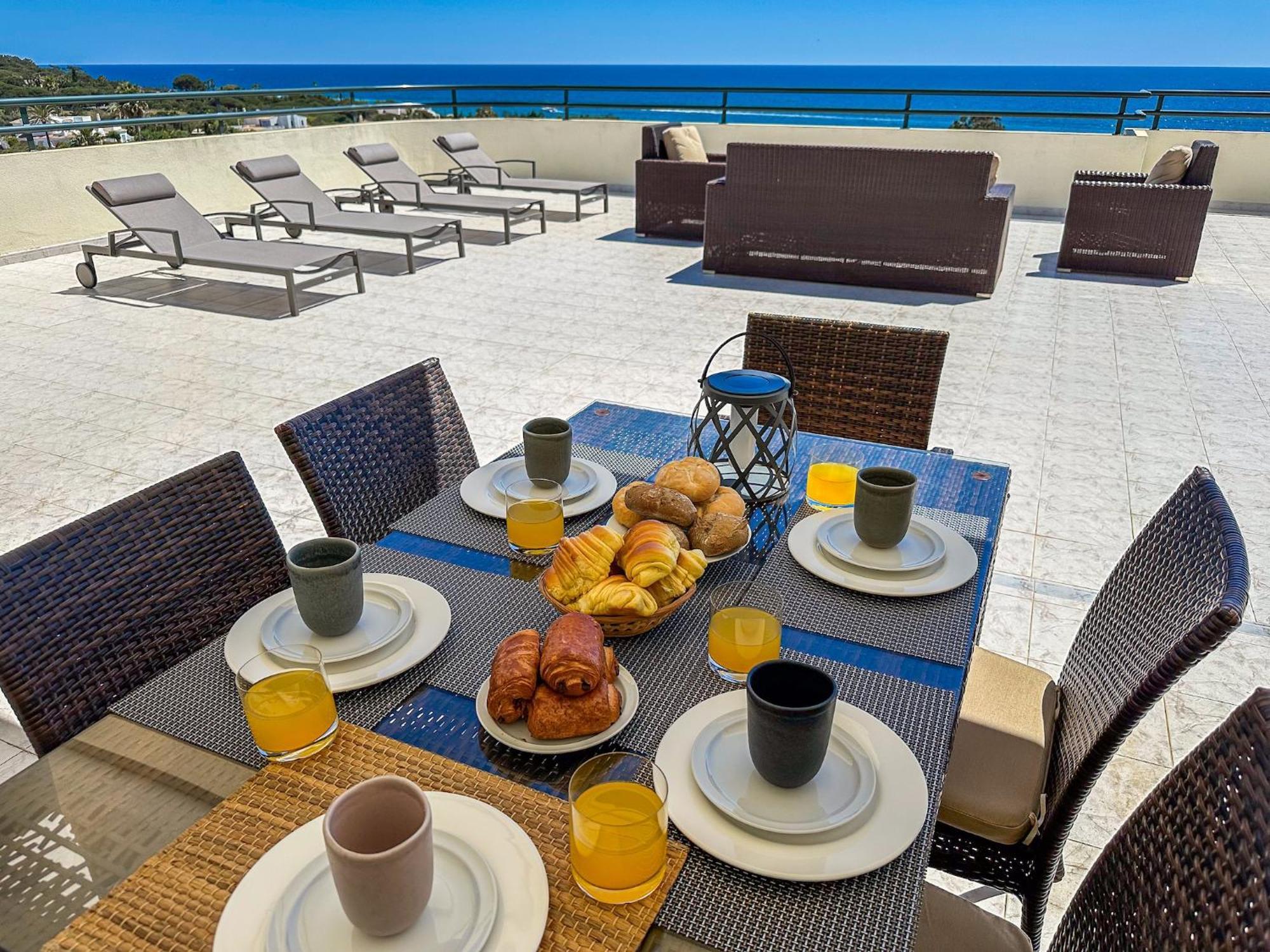 Luxury Penthouse Wstunning Sea Views, Walk To Gale Albufeira