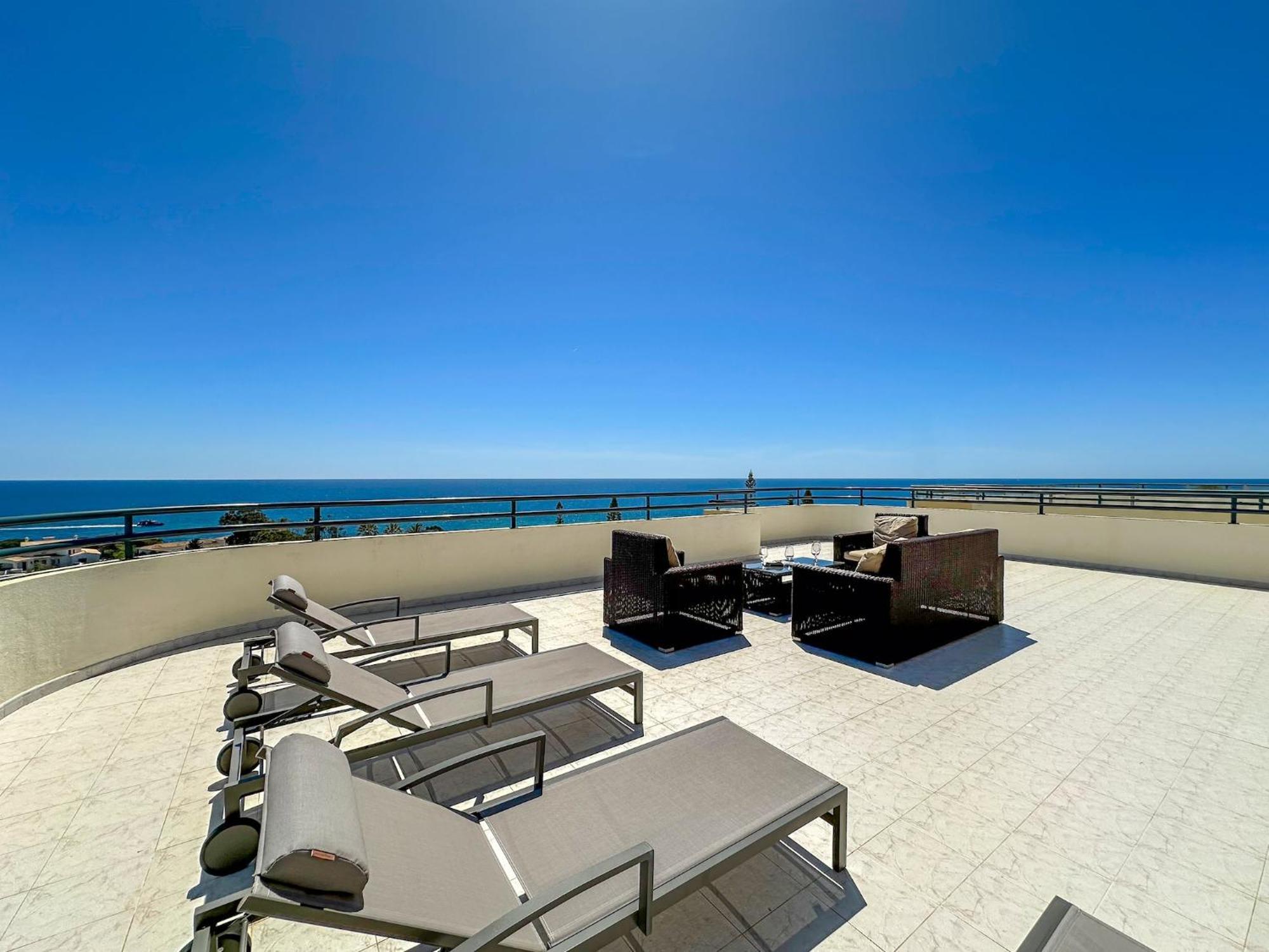 Appartement Luxury Penthouse Wstunning Sea Views, Walk To Gale